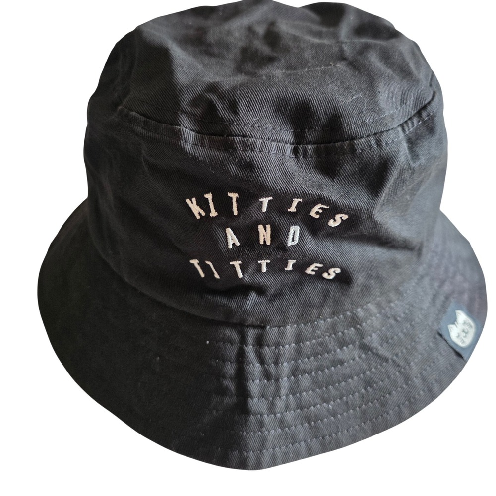 Black Kitties and Titties Embroidered Bucket Hat Streetwear Cat Graphic Sun Cap